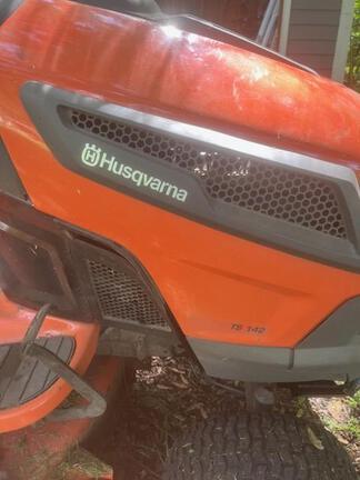2024 Husqvarna TS 142 Garden Tractor