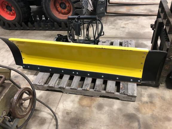 2018 John Deere 60in quick hitch blade Misc