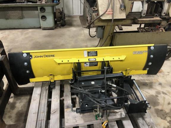 2018 John Deere 60in quick hitch blade Misc