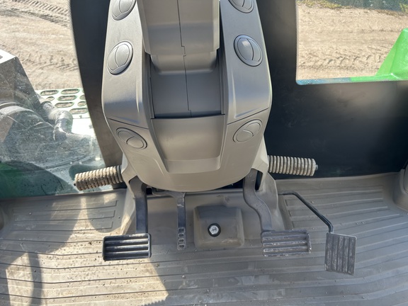 2025 John Deere 9RX 640 Tractor Rubber Track