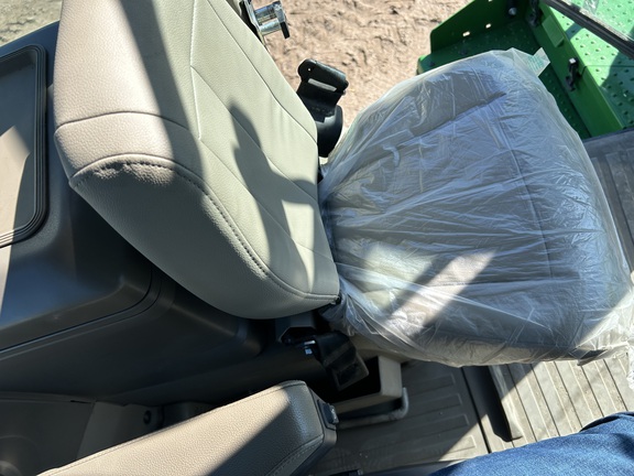 2025 John Deere 9RX 640 Tractor Rubber Track