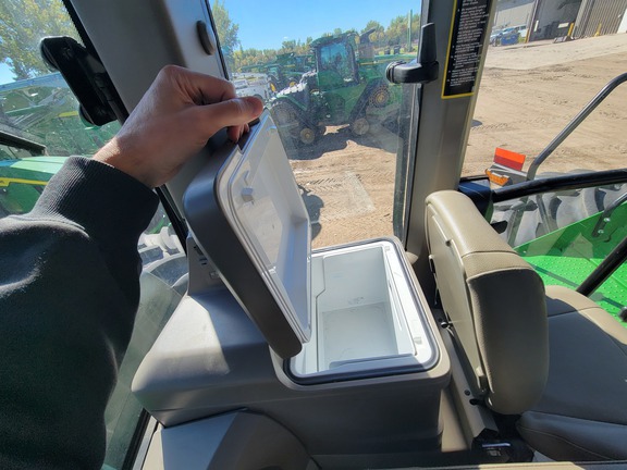 2025 John Deere 9R 640 Tractor 4WD