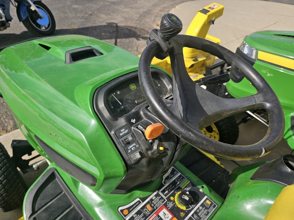 2014 John Deere X734 Garden Tractor