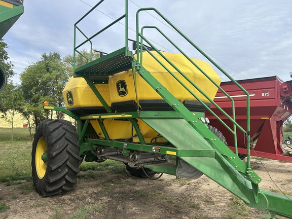2010 John Deere 1910 Air Seeder