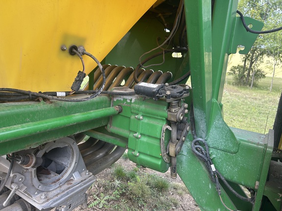 2010 John Deere 1910 Air Seeder