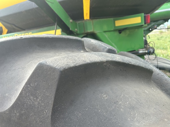 2010 John Deere 1910 Air Seeder