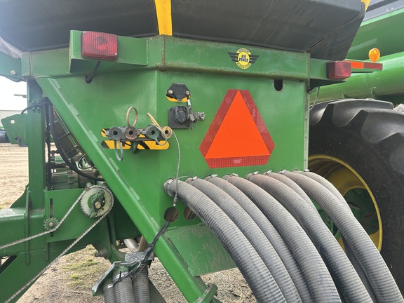2010 John Deere 1910 Air Seeder