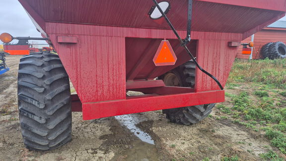2008 J&M 875 Grain Cart