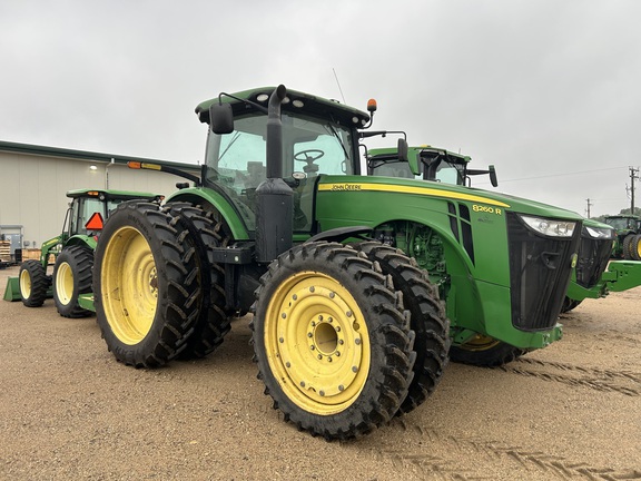 2011 John Deere 8260R Tractor