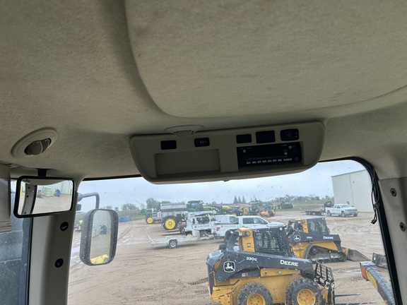 2011 John Deere 8260R Tractor