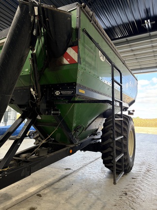 2017 J&M 19XR Grain Cart
