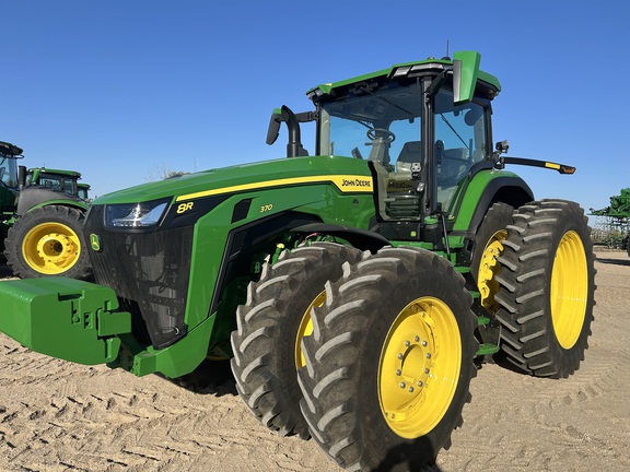 2025 John Deere 8R 370 Tractor