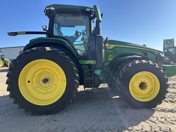 2025 John Deere 8R 370 Tractor