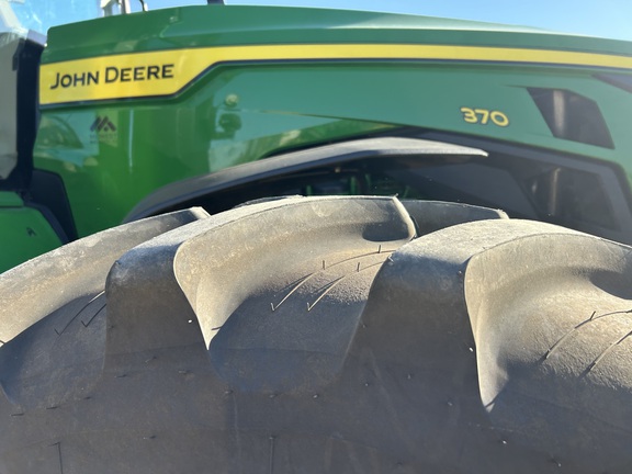 2025 John Deere 8R 370 Tractor