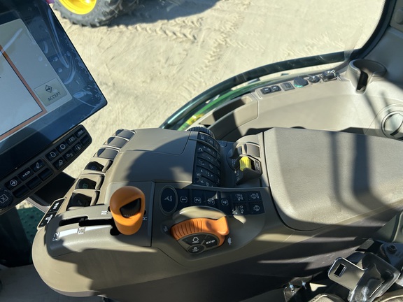2025 John Deere 8R 370 Tractor