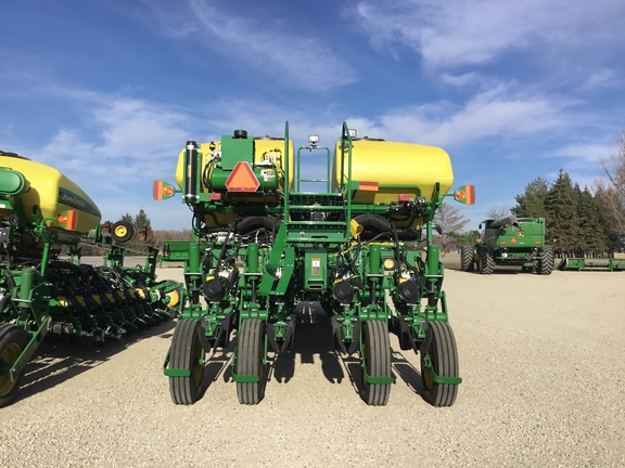 2020 John Deere 1775NT Planter