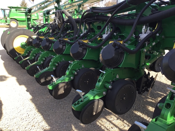 2020 John Deere 1775NT Planter