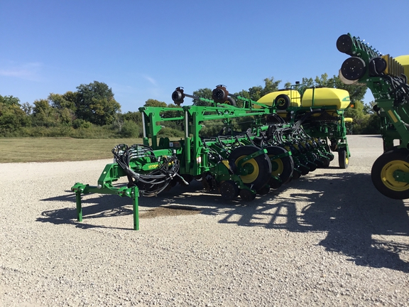 2020 John Deere 1775NT Planter