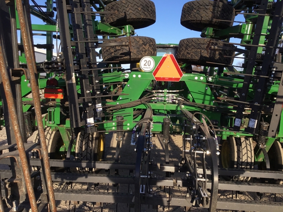 2022 John Deere 2230 Field Cultivator