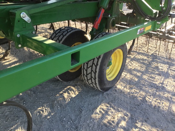 2022 John Deere 2230 Field Cultivator