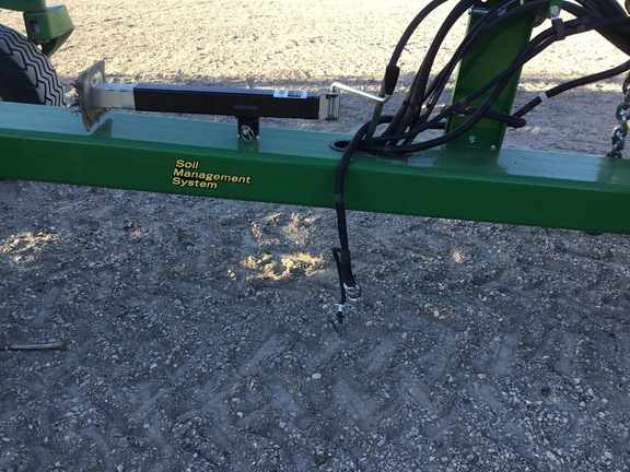 2022 John Deere 2230 Field Cultivator