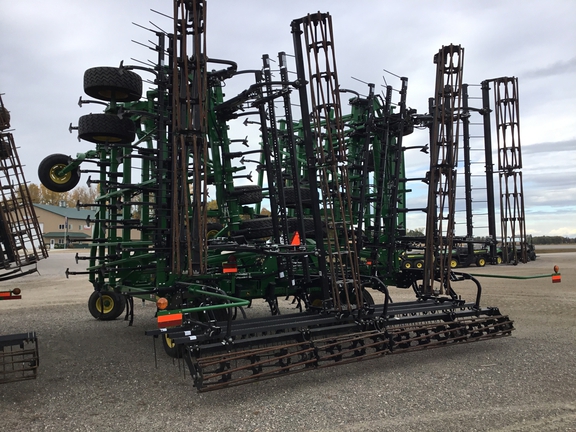 2022 John Deere 2230 Field Cultivator