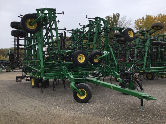 2022 John Deere 2230 Field Cultivator