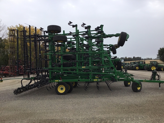 2022 John Deere 2230 Field Cultivator