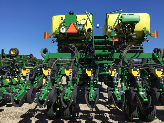 2022 John Deere 1795 Planter