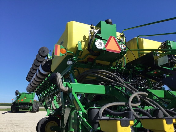 2022 John Deere 1795 Planter