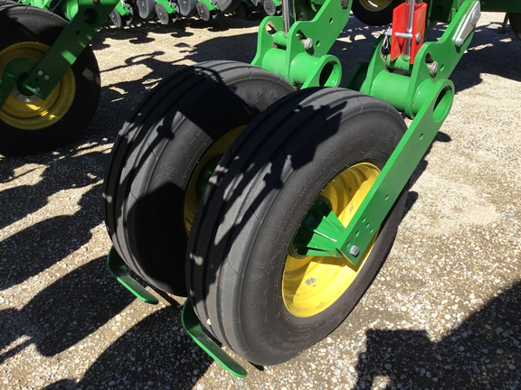 2022 John Deere 1795 Planter