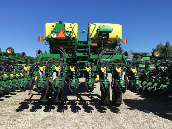 2022 John Deere 1795 Planter