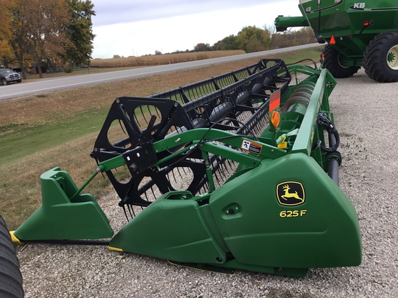 2008 John Deere 625F Header Combine