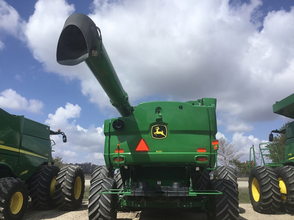 2022 John Deere S780 Combine