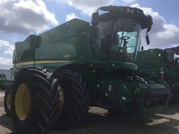 2022 John Deere S780 Combine