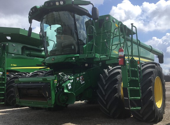 2022 John Deere S780 Combine