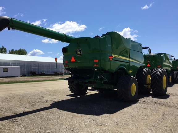 2022 John Deere S780 Combine