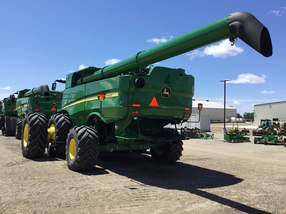 2022 John Deere S780 Combine