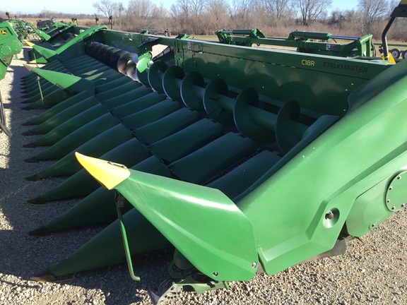 2022 John Deere C18R Header Corn Head