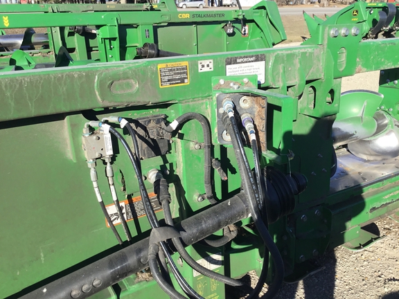 2022 John Deere C18R Header Corn Head