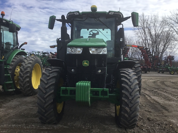 2023 John Deere 7R 210 Tractor