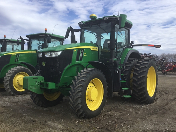 2023 John Deere 7R 210 Tractor