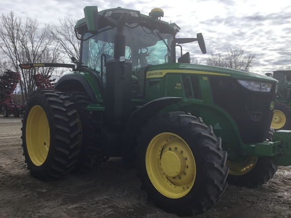 2023 John Deere 7R 210 Tractor