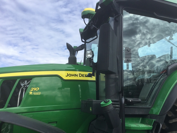 2023 John Deere 7R 210 Tractor