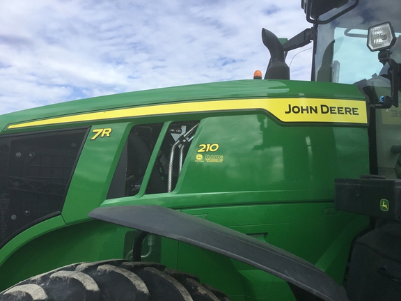 2023 John Deere 7R 210 Tractor