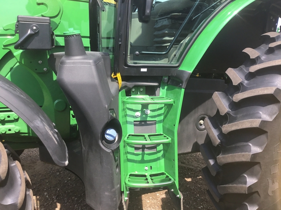 2022 John Deere 6R 175 Tractor