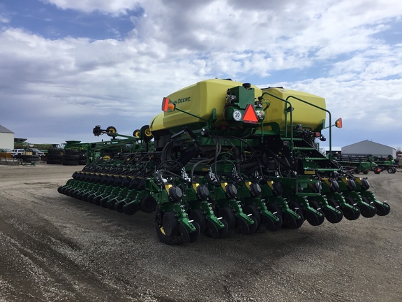 2022 John Deere DB66 Planter