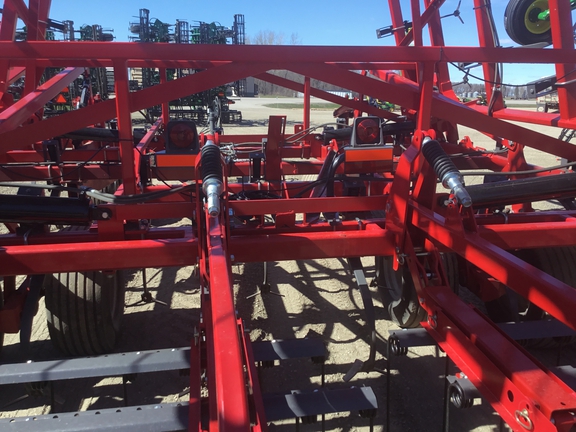 2016 Wil-Rich 13QX2 32-45 Field Cultivator