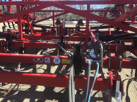 2016 Wil-Rich 13QX2 32-45 Field Cultivator