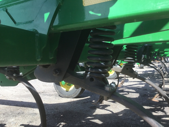 2019 John Deere 2230FH Field Cultivator